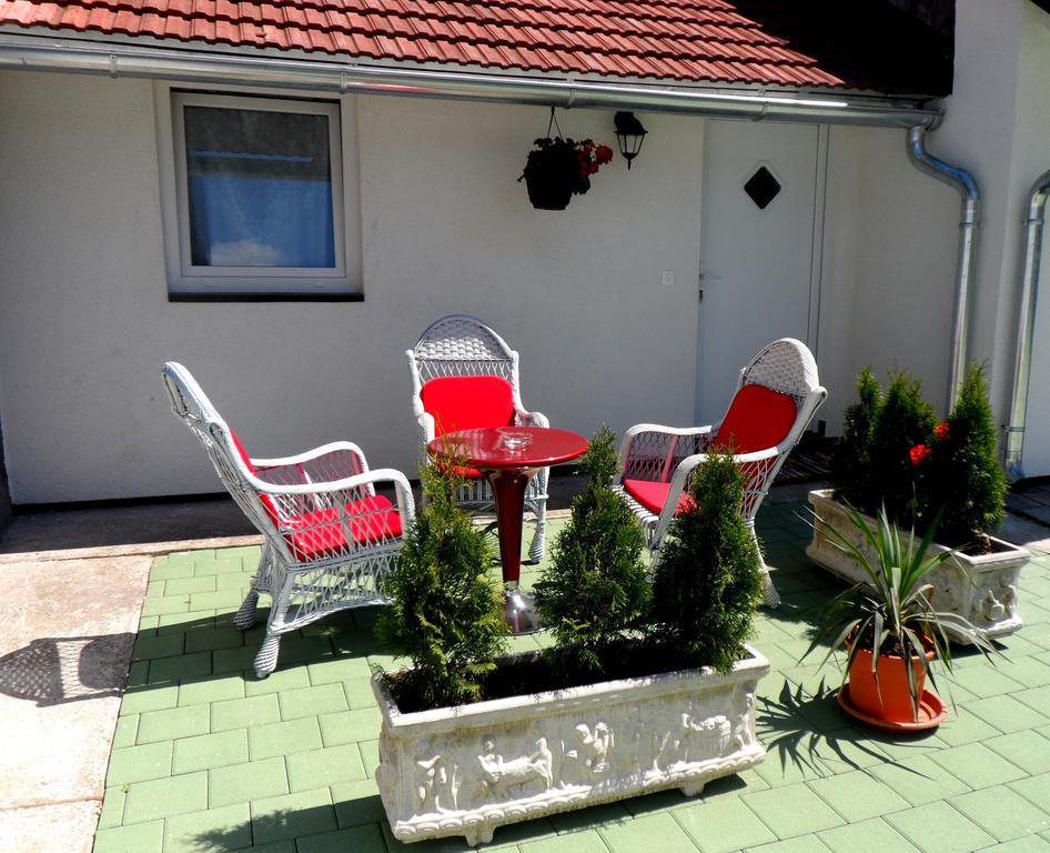 Apartments Jurasic Огулин Экстерьер фото